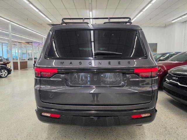 Used 2022 Jeep Wagoneer Series II w/ Premium Group I AWD/4WD image 6