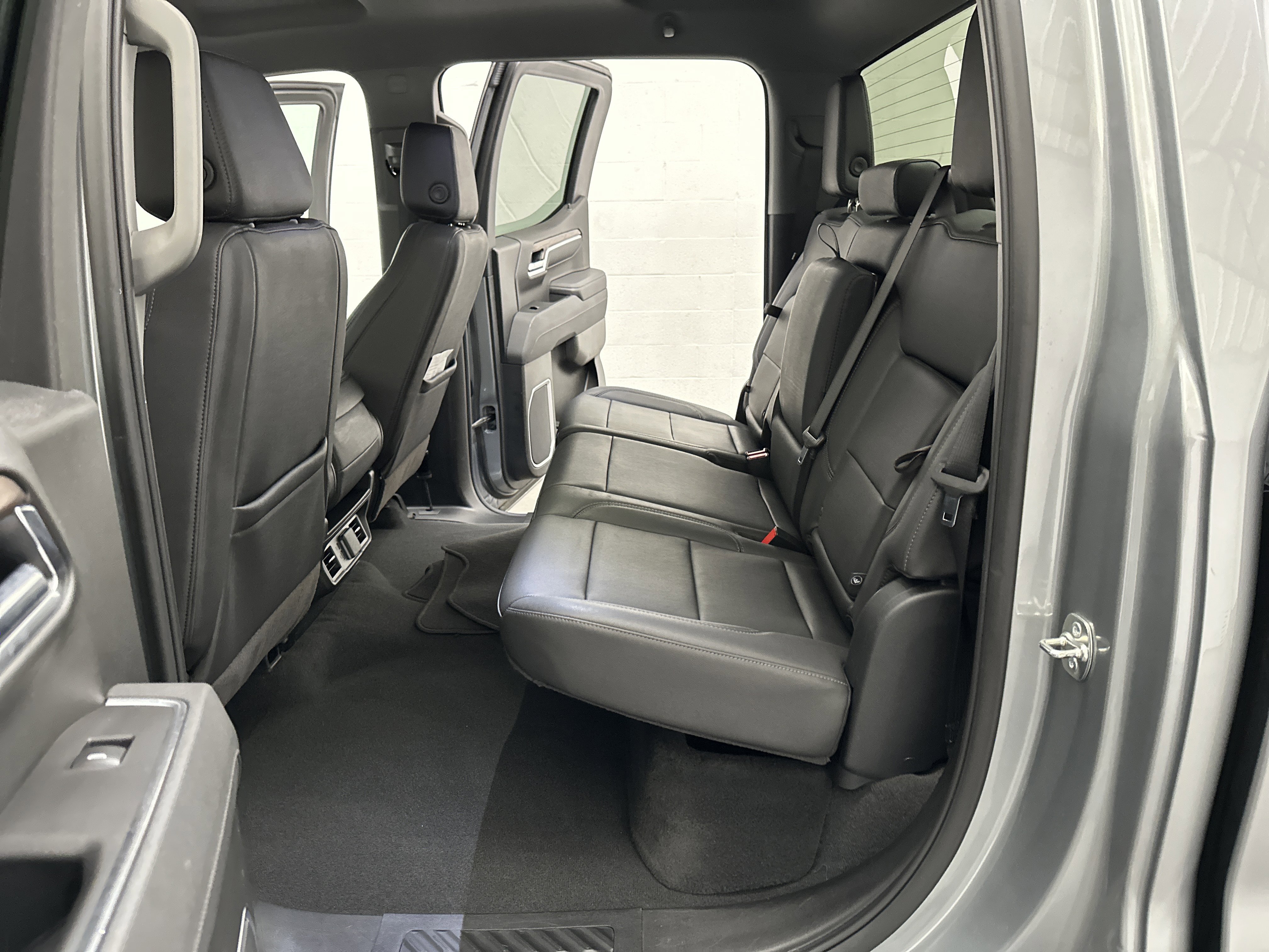 Used 2025 GMC Sierra 1500 SLT image 24