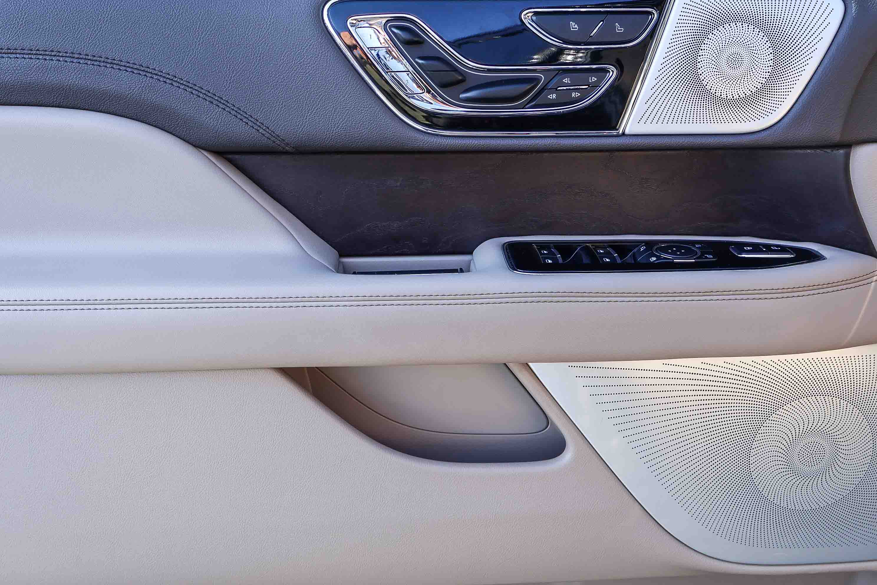 Used 2023 Lincoln Navigator Reserve image 13