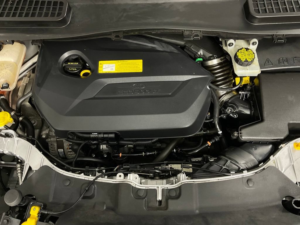 Used 2016 Ford Escape SE w/ Equipment Group 201A FWD image 9