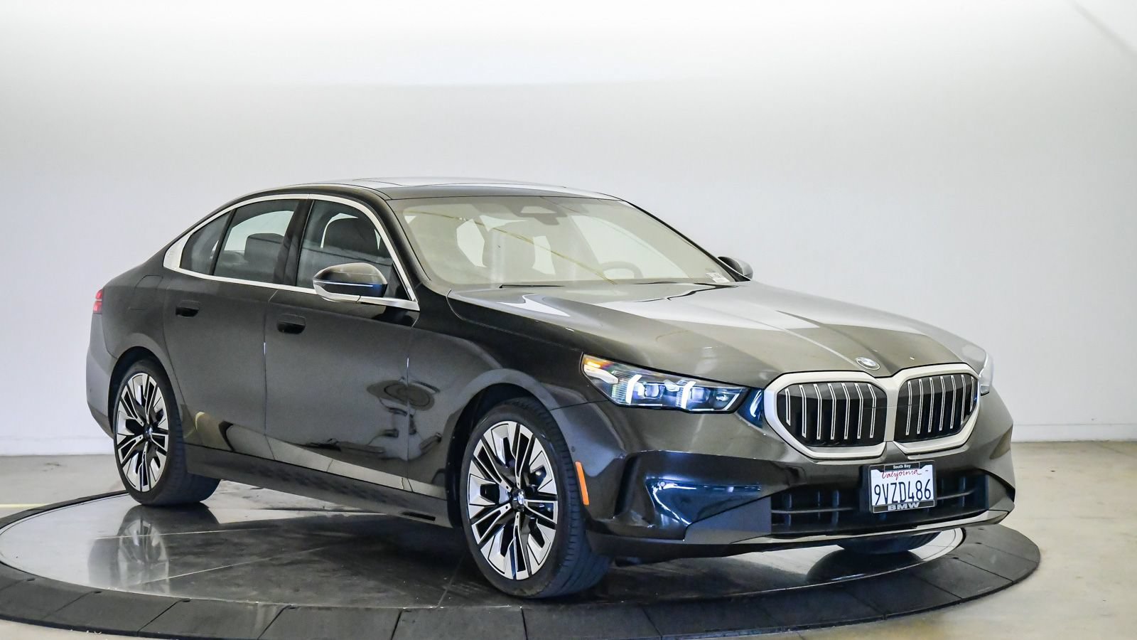 Used 2026 BMW 530i RWD image 6