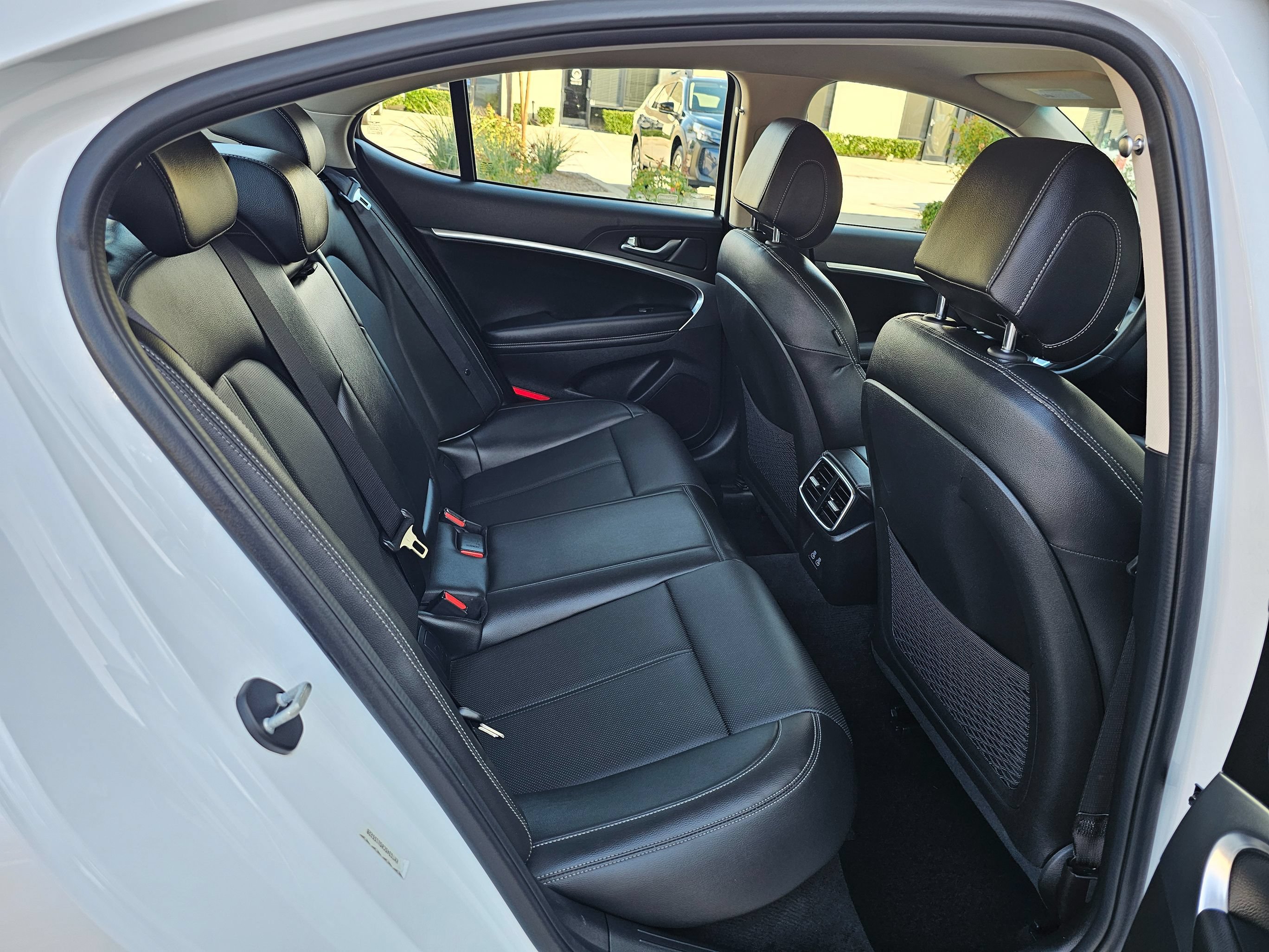 Used 2025 Genesis G70 2.5T RWD image 30