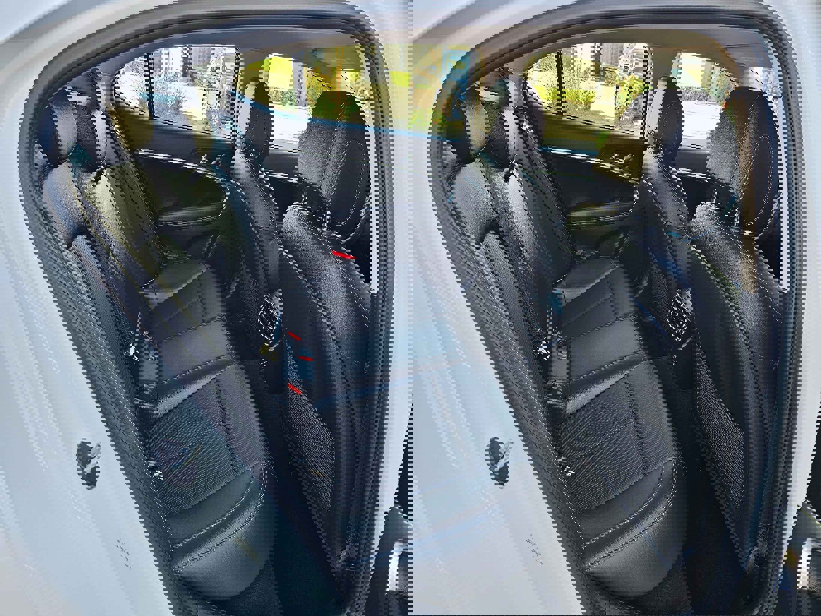 Used 2025 Genesis G70 2.5T image 30