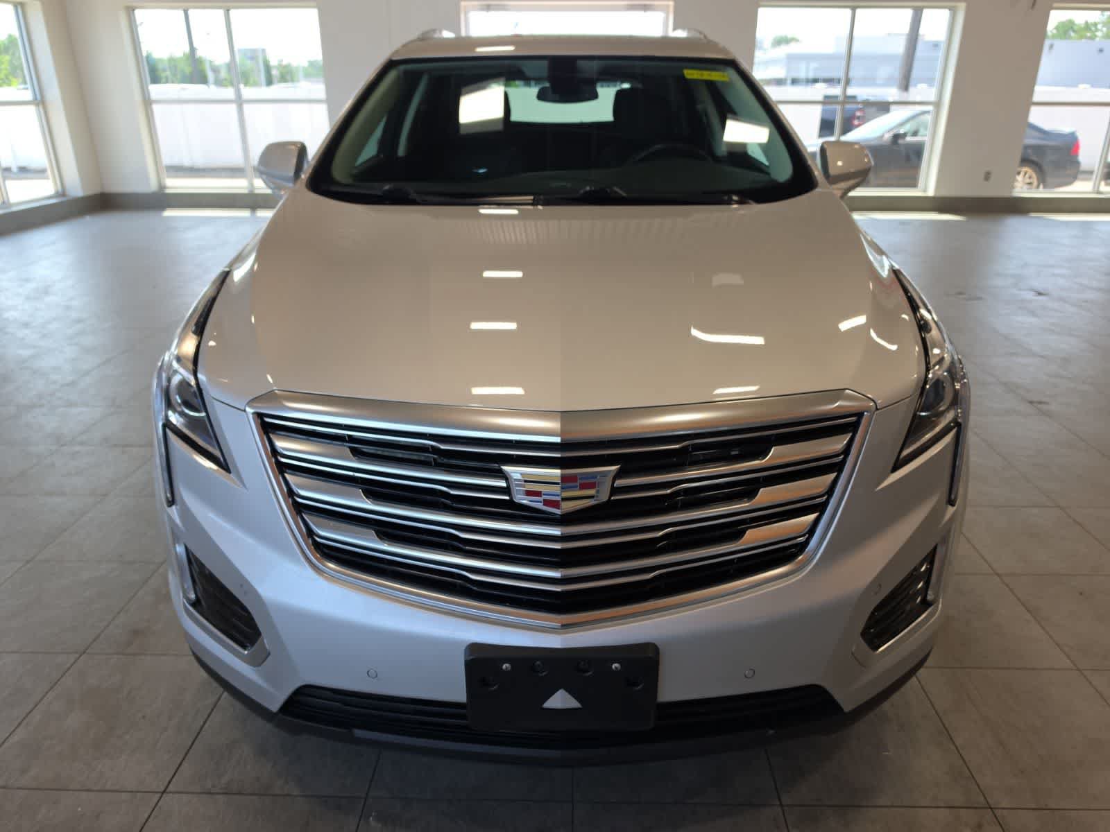 Used 2018 Cadillac XT5 Luxury AWD/4WD image 3