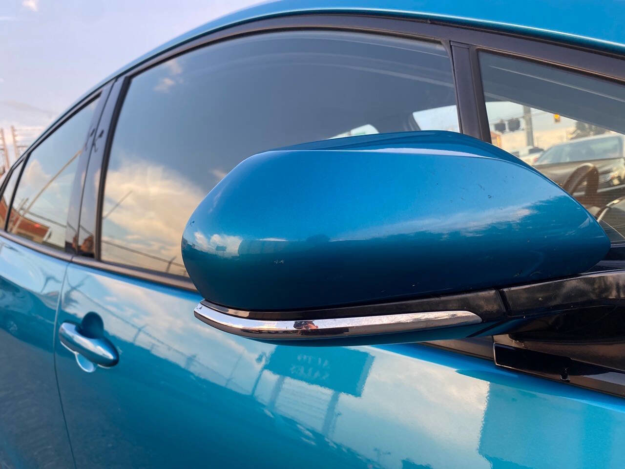 Used 2017 Toyota Prius Prime Plus image 8