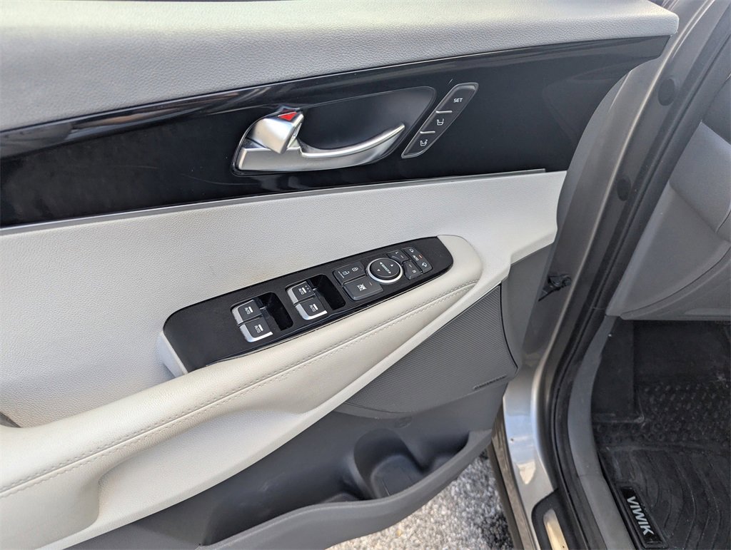 Used 2019 Kia Sorento SX w/ SX Touring Package image 19