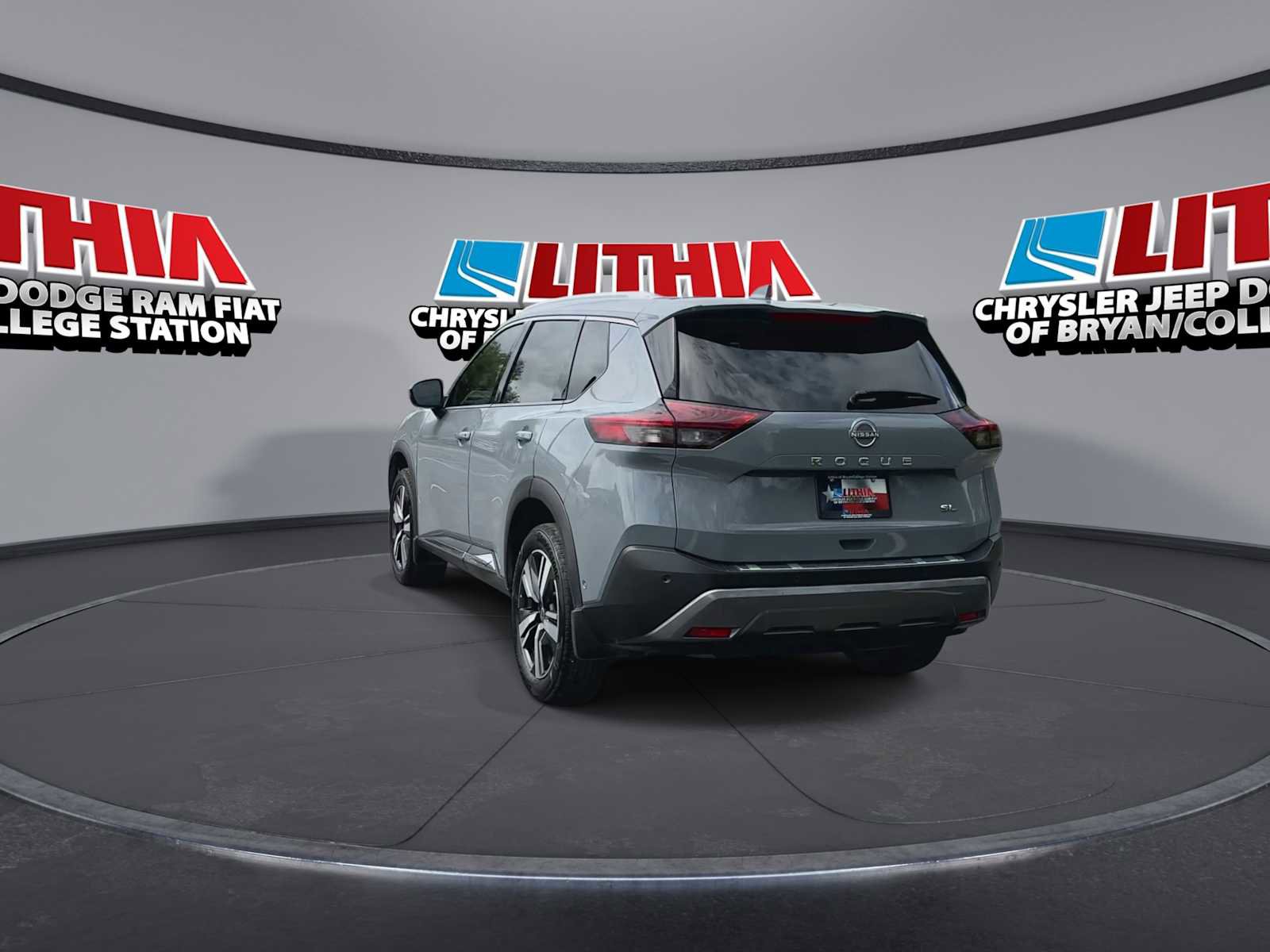 Used 2023 Nissan Rogue SL w/ SL Premium Package image 6