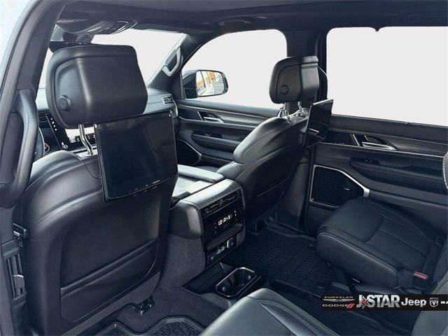 Used 2024 Jeep Wagoneer L Series III w/ Premium Group I image 15