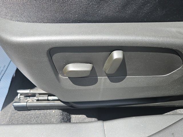 Used 2023 Buick Envision Avenir AWD/4WD image 28