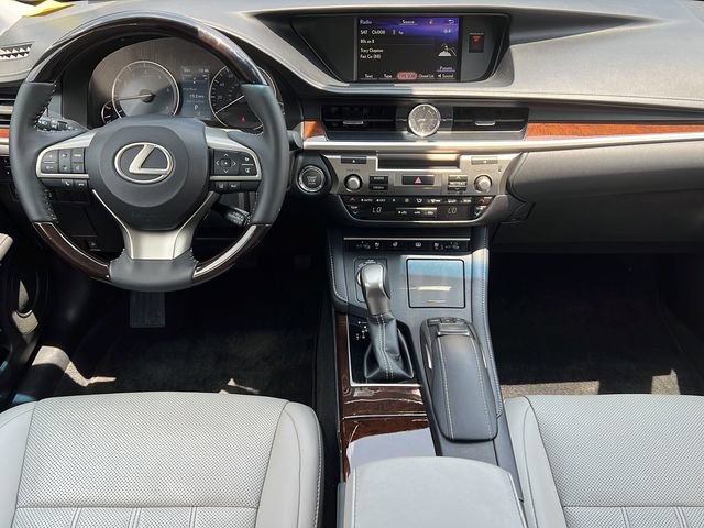 Used 2018 Lexus ES 350 w/ Luxury Package w/Wood Trim FWD image 10