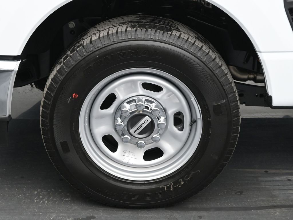New 2026 Ford F350 XL w/ XL Chrome Package RWD image 32