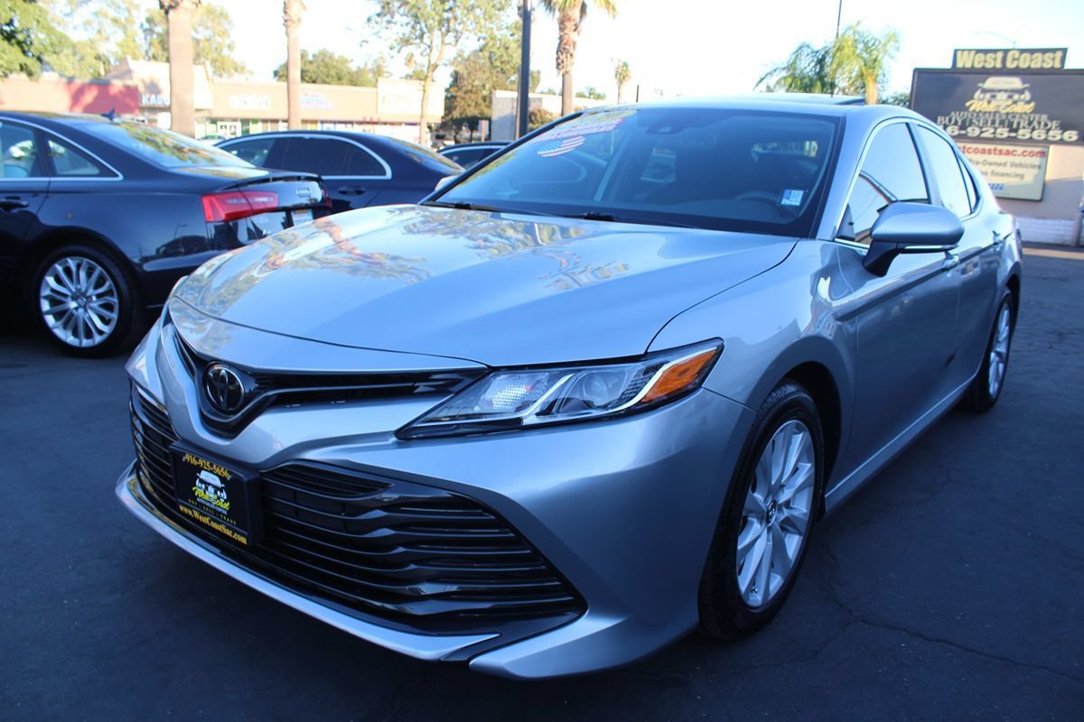 Used 2020 Toyota Camry LE FWD image 4