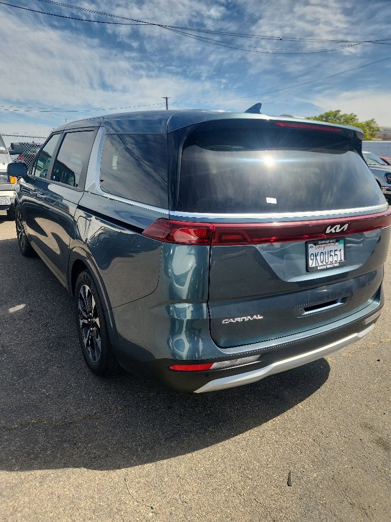 Used 2024 Kia Carnival EX FWD image 9