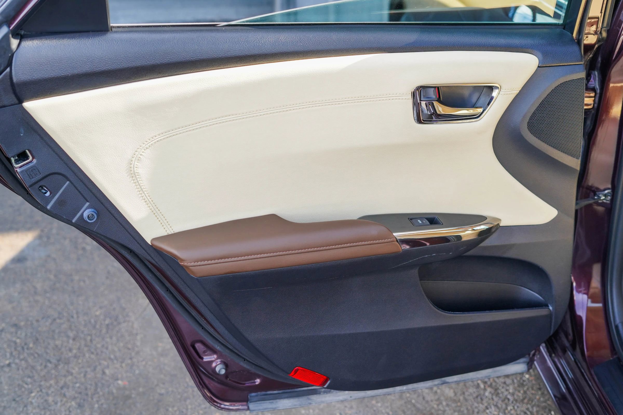 Used 2013 Toyota Avalon XLE Touring image 27