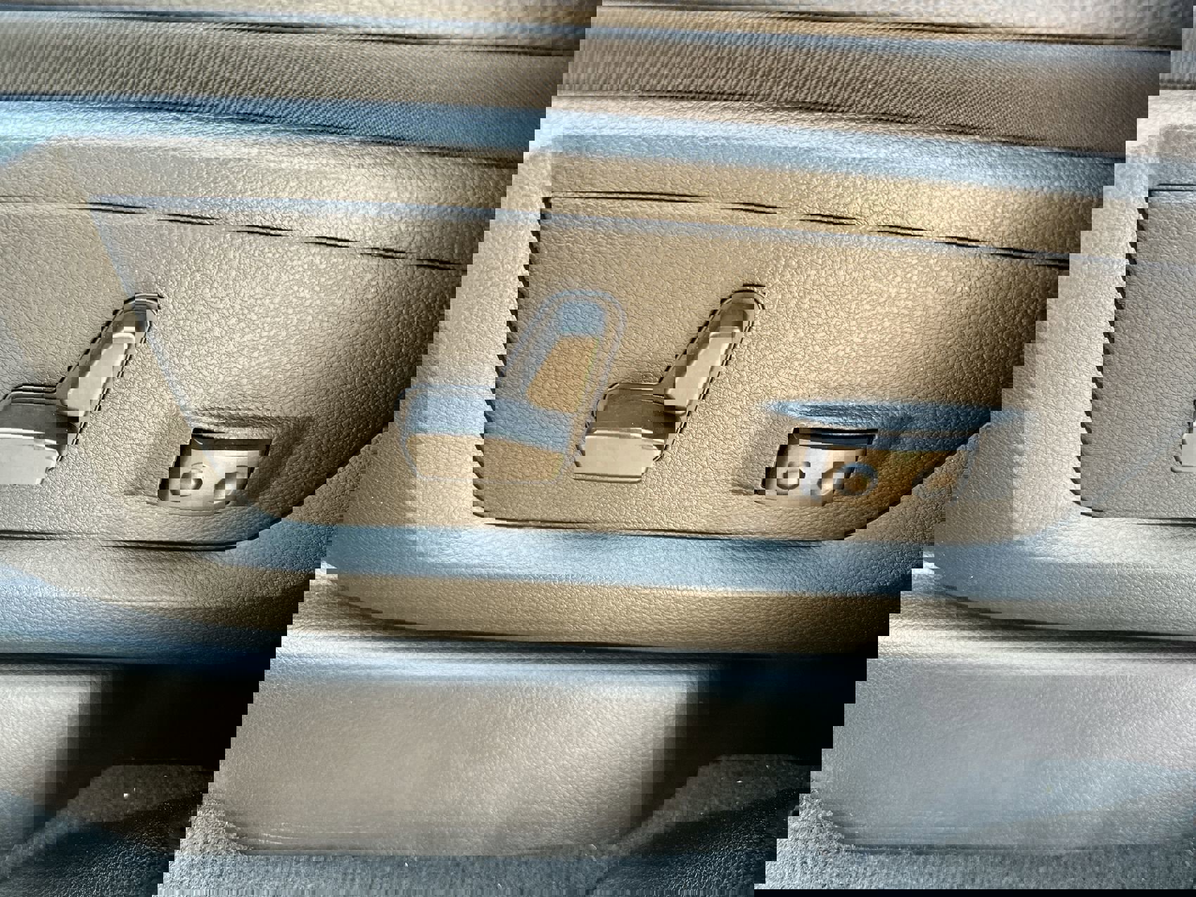 Used 2024 RAM 2500 Limited image 12