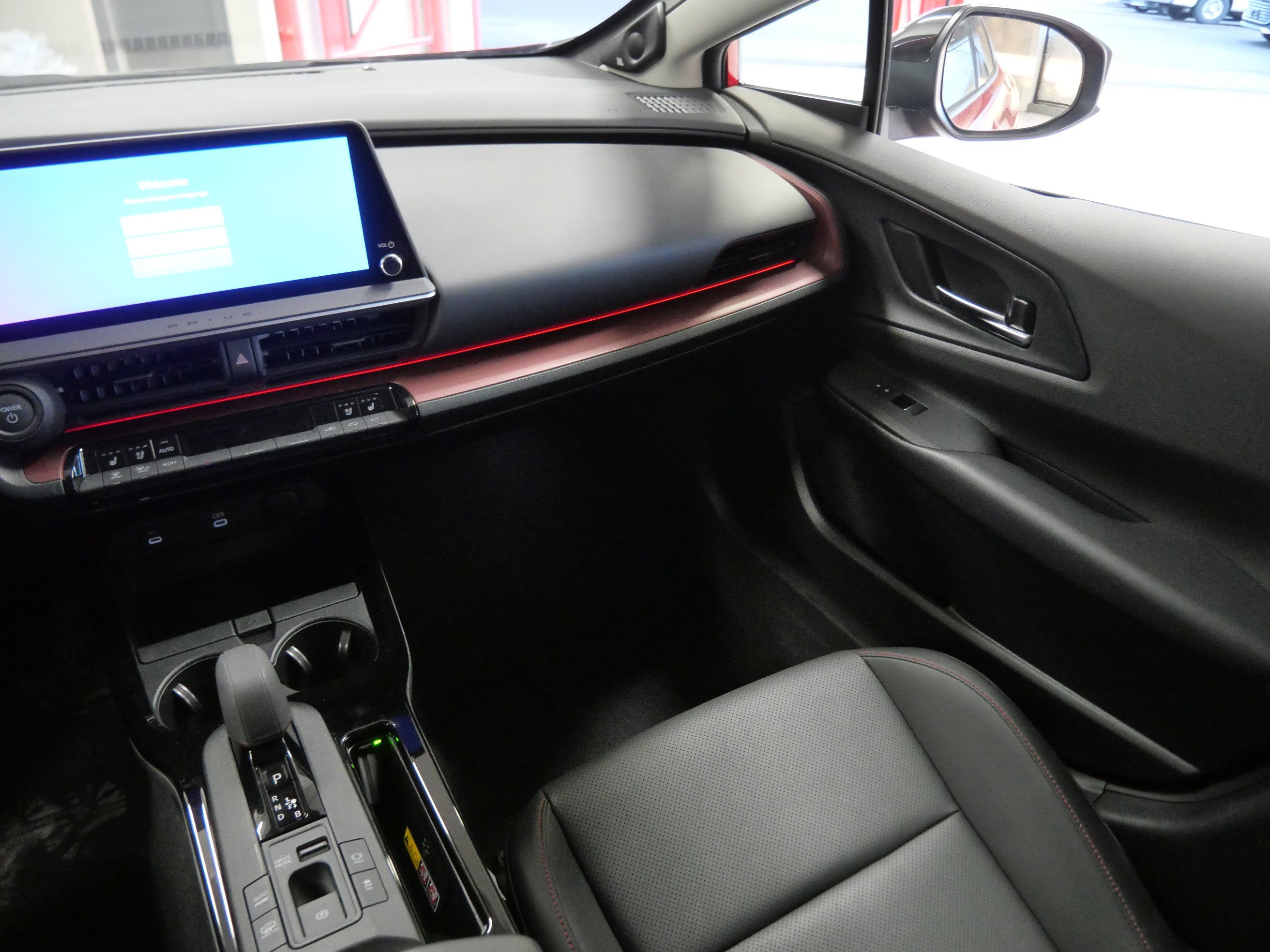 Used 2024 Toyota Prius Prime Premium image 12