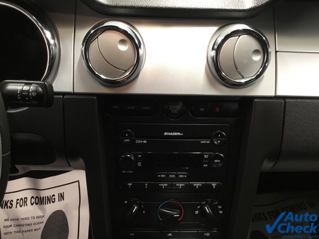 Used 2005 Ford Mustang GT Premium image 37