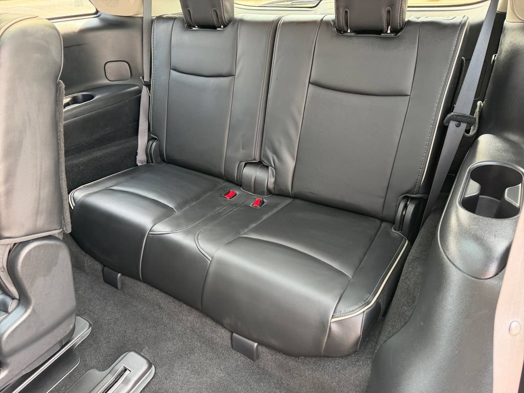 Used 2019 INFINITI QX60 Luxe w/ Sensory Package AWD/4WD image 15