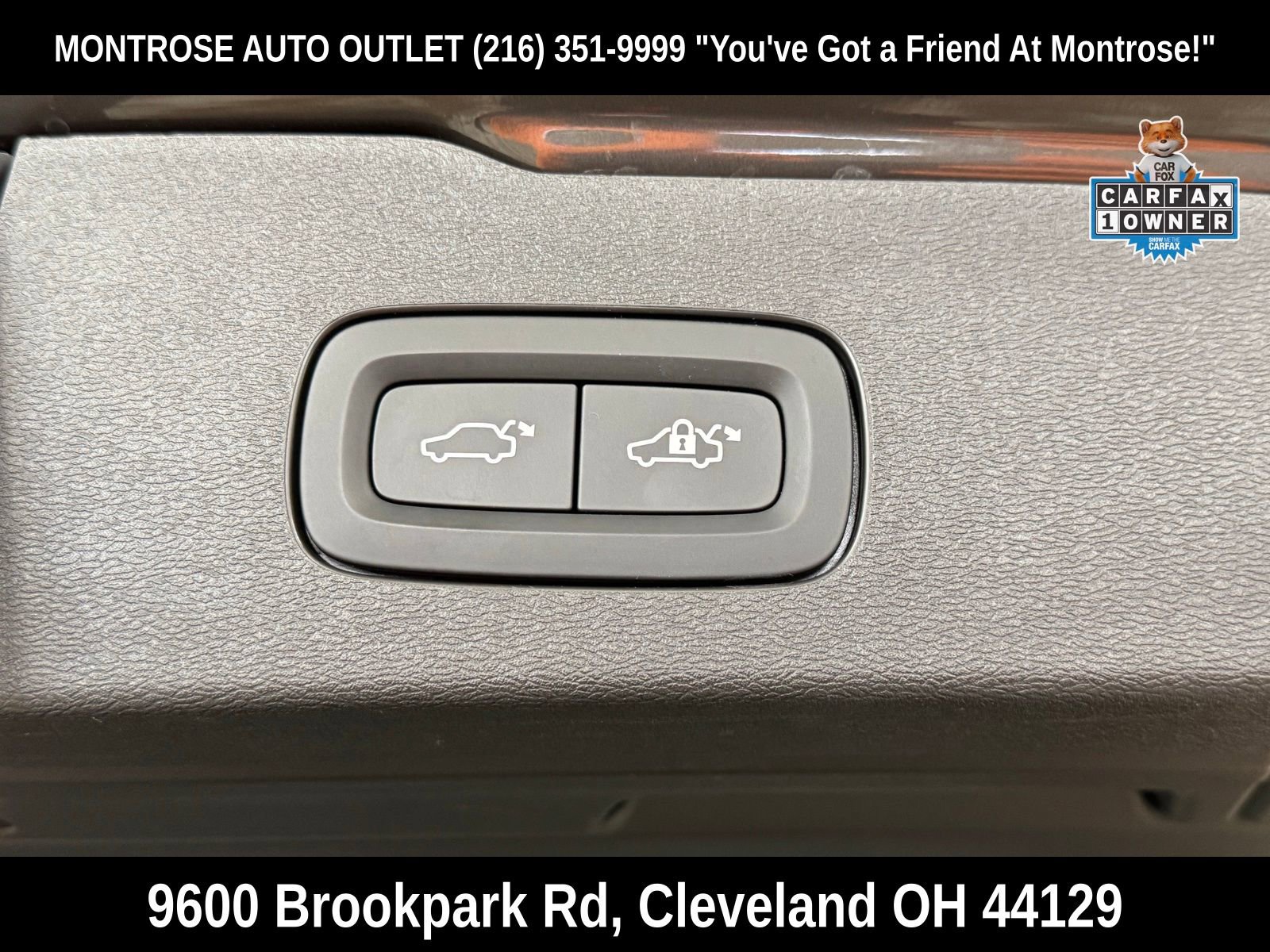 Used 2025 Volvo V60 B5 Cross Country Plus image 41