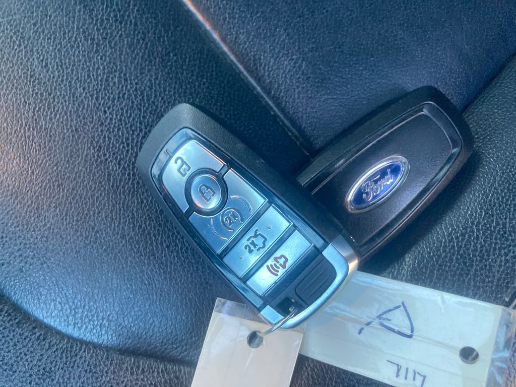 Used 2018 Ford Explorer XLT w/ Equipment Group 202A image 33