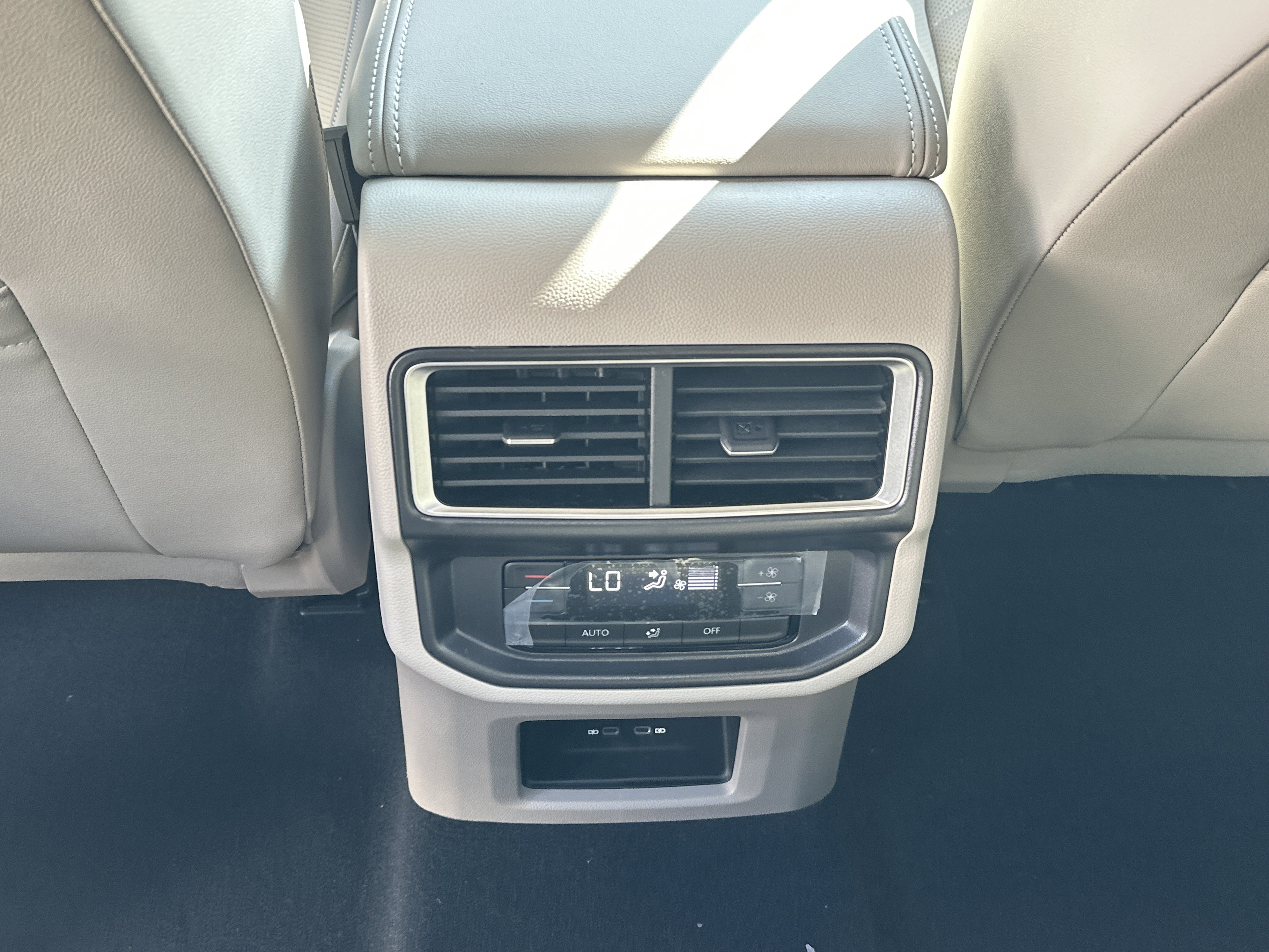 New 2026 Volkswagen Atlas SE image 14