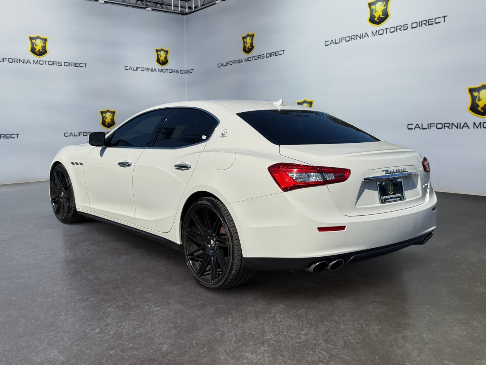 Used 2015 Maserati Ghibli RWD image 3