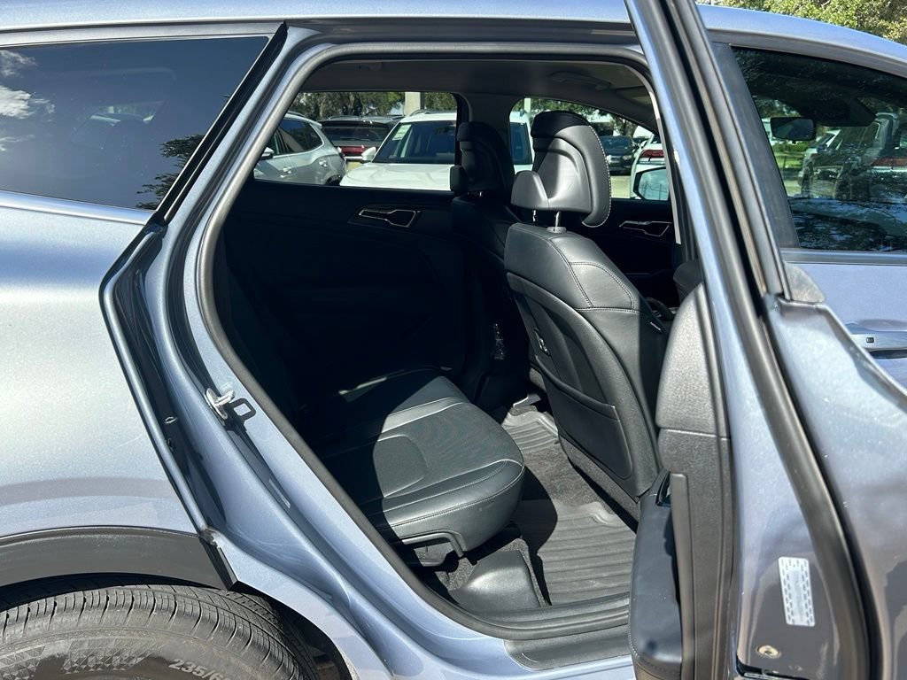 Used 2025 Kia Sportage EX FWD image 35