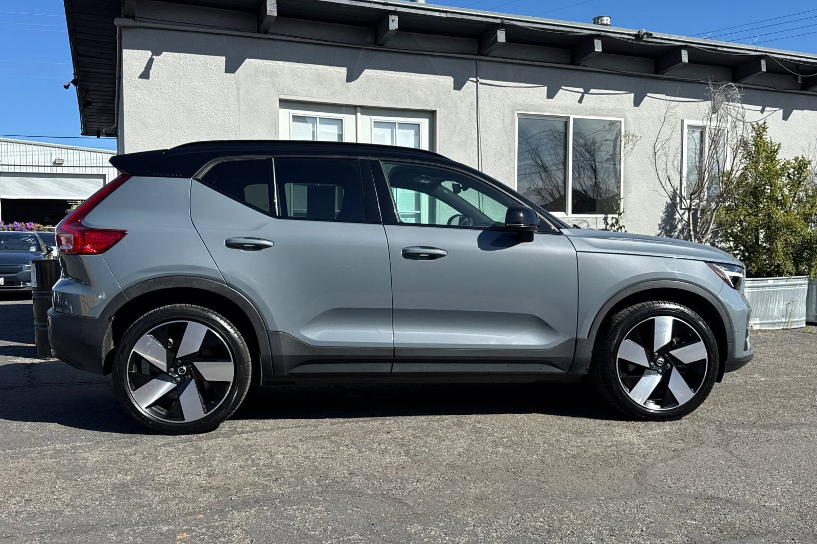 Certified 2023 Volvo XC40 Recharge Ultimate w/ Protection Package Premier AWD/4WD image 9
