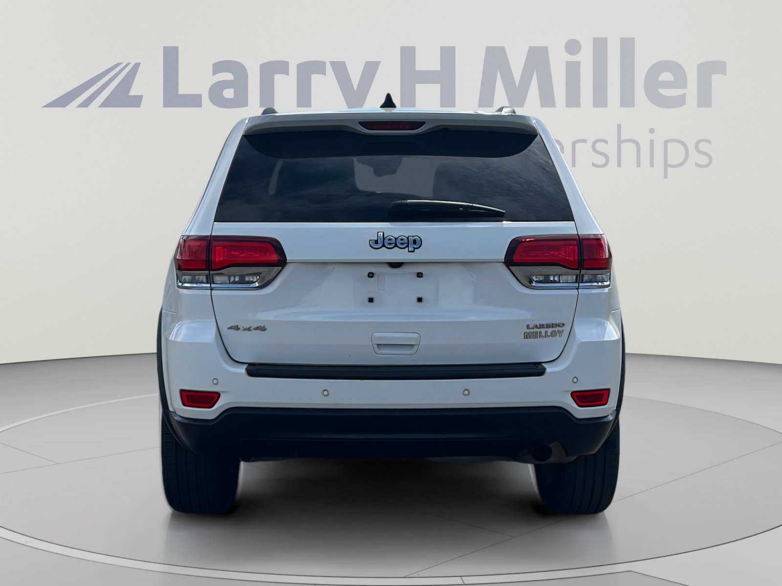 Used 2021 Jeep Grand Cherokee Laredo X AWD/4WD image 4