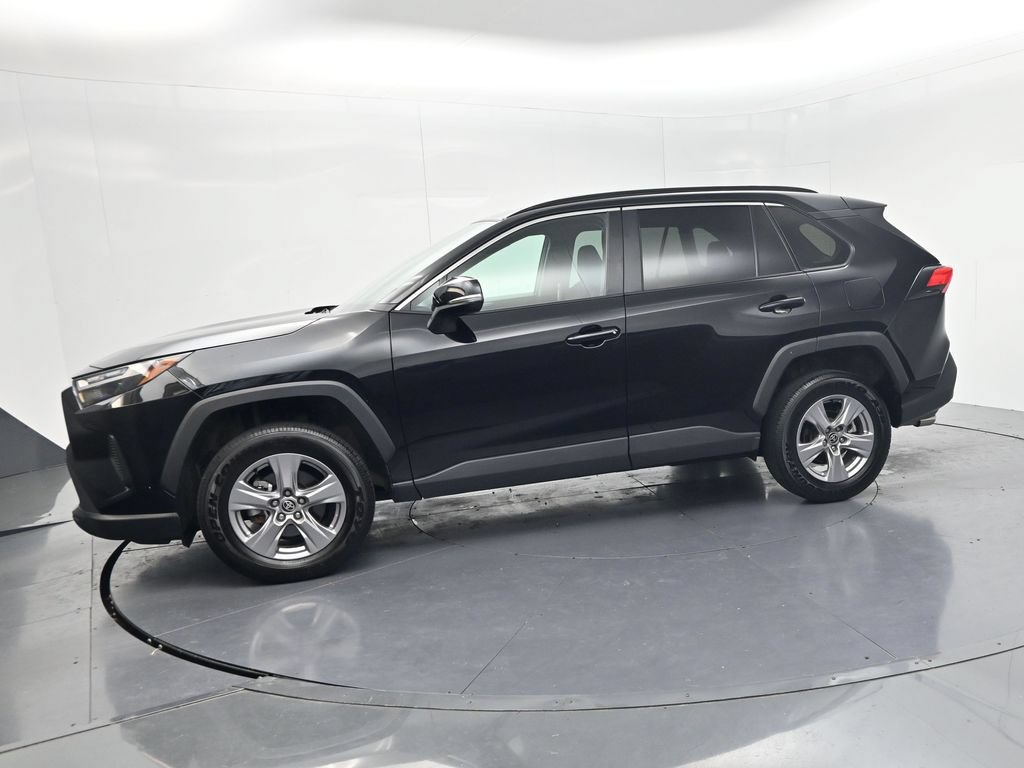 Used 2025 Toyota RAV4 XLE FWD image 4