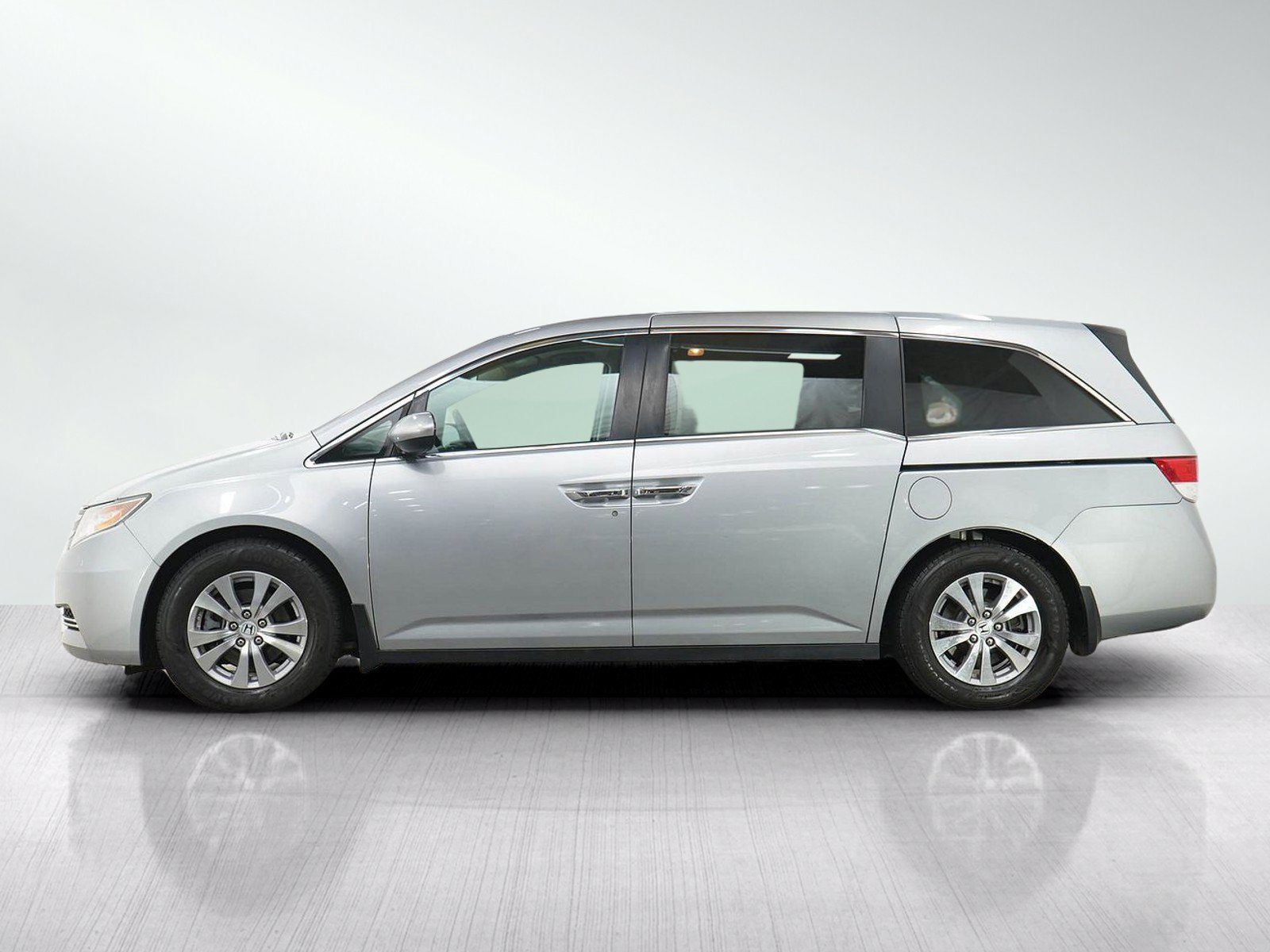 Used 2017 Honda Odyssey EX-L image 2