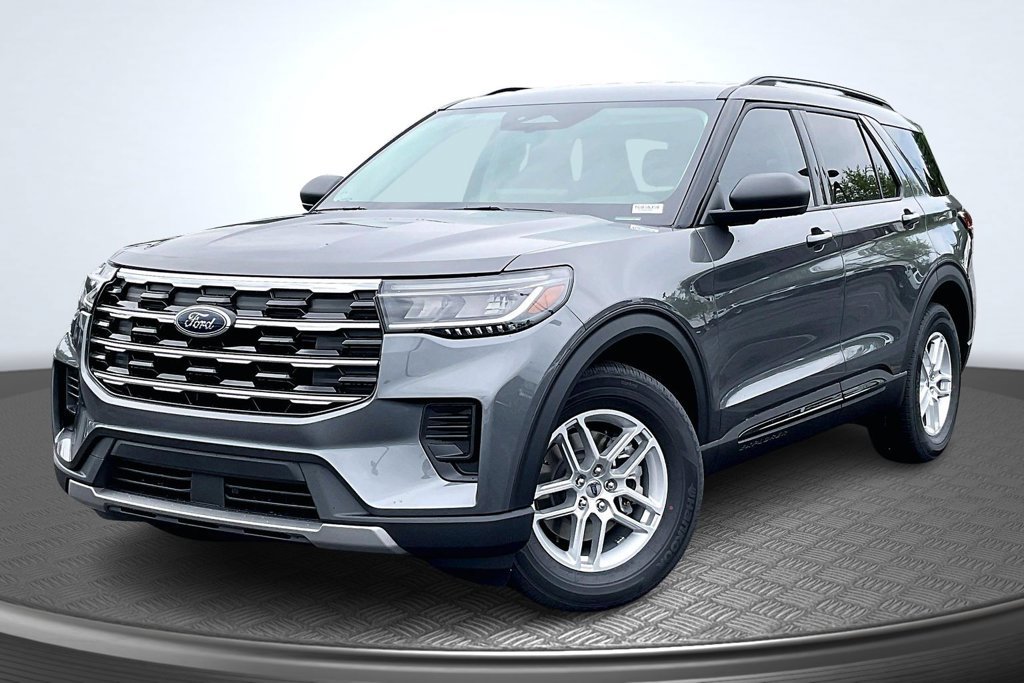 New 2026 Ford Explorer Active RWD image 2