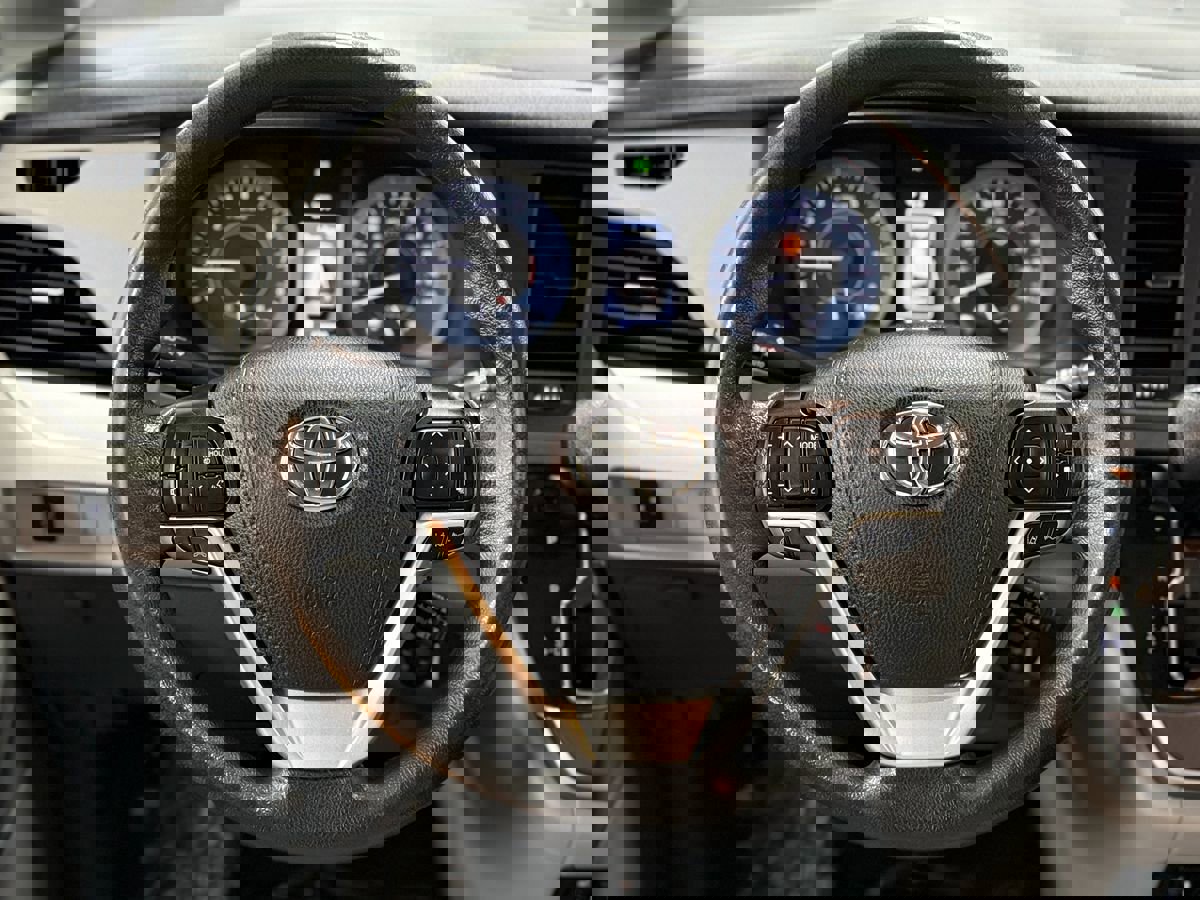 Used 2020 Toyota Sienna LE image 16