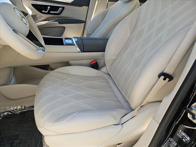 Used 2023 Mercedes-Benz EQS 580 4MATIC SUV image 16