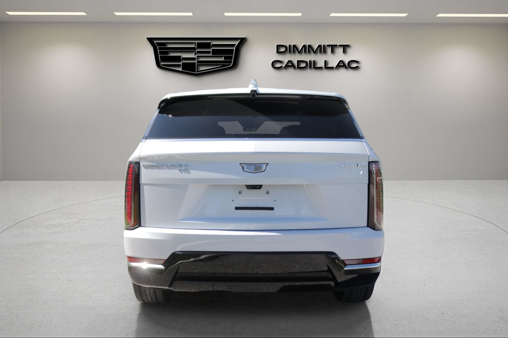 Certified 2026 Cadillac Escalade IQ Luxury 2 w/ LPO, Radiant Package AWD/4WD image 6