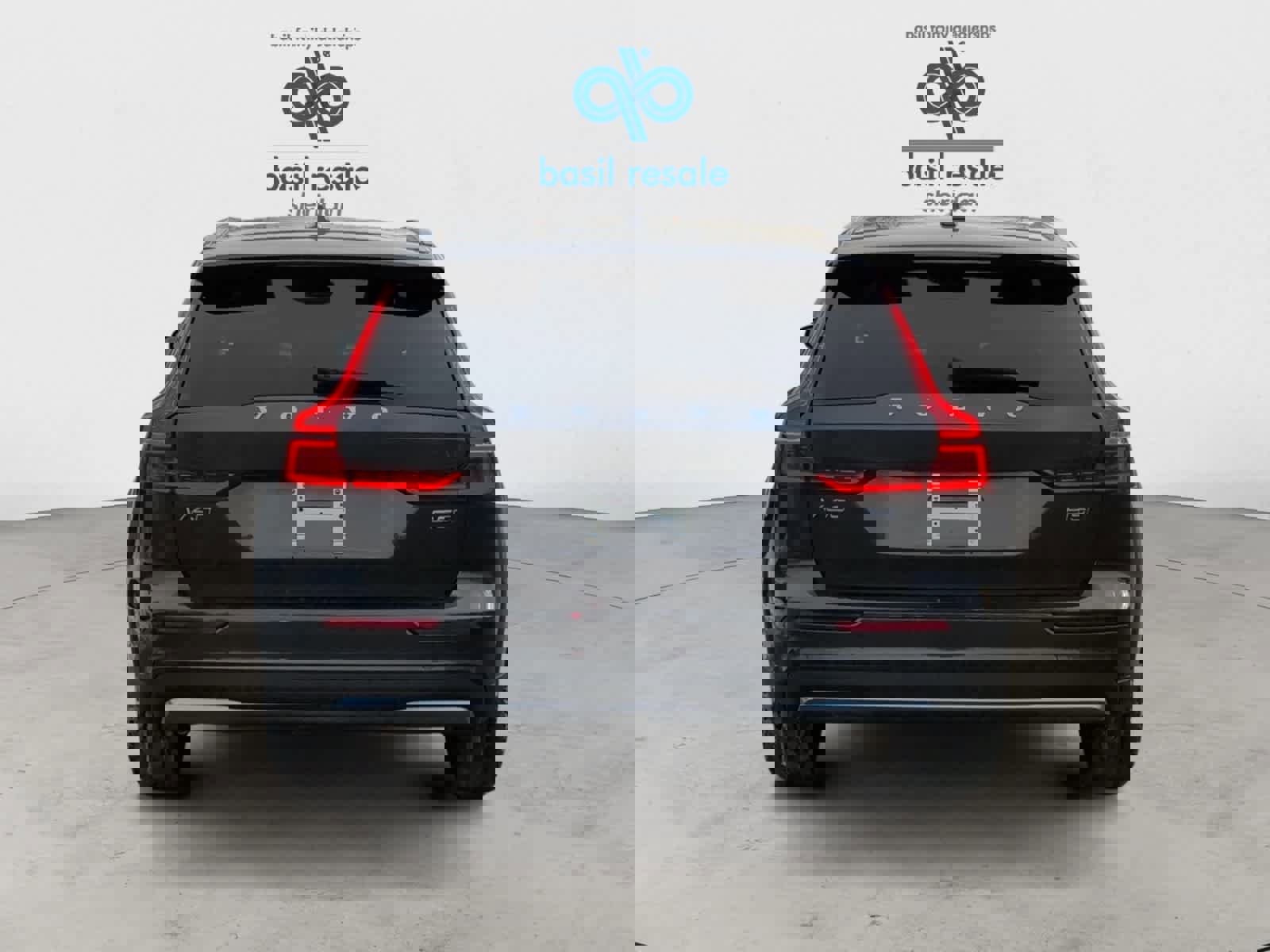 Used 2025 Volvo V60 B5 Cross Country Plus image 5