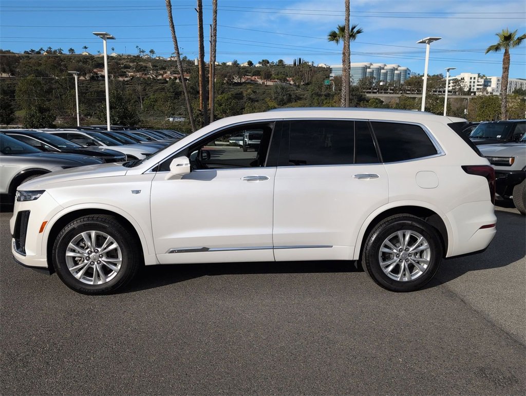 Used 2025 Cadillac XT6 Luxury image 6
