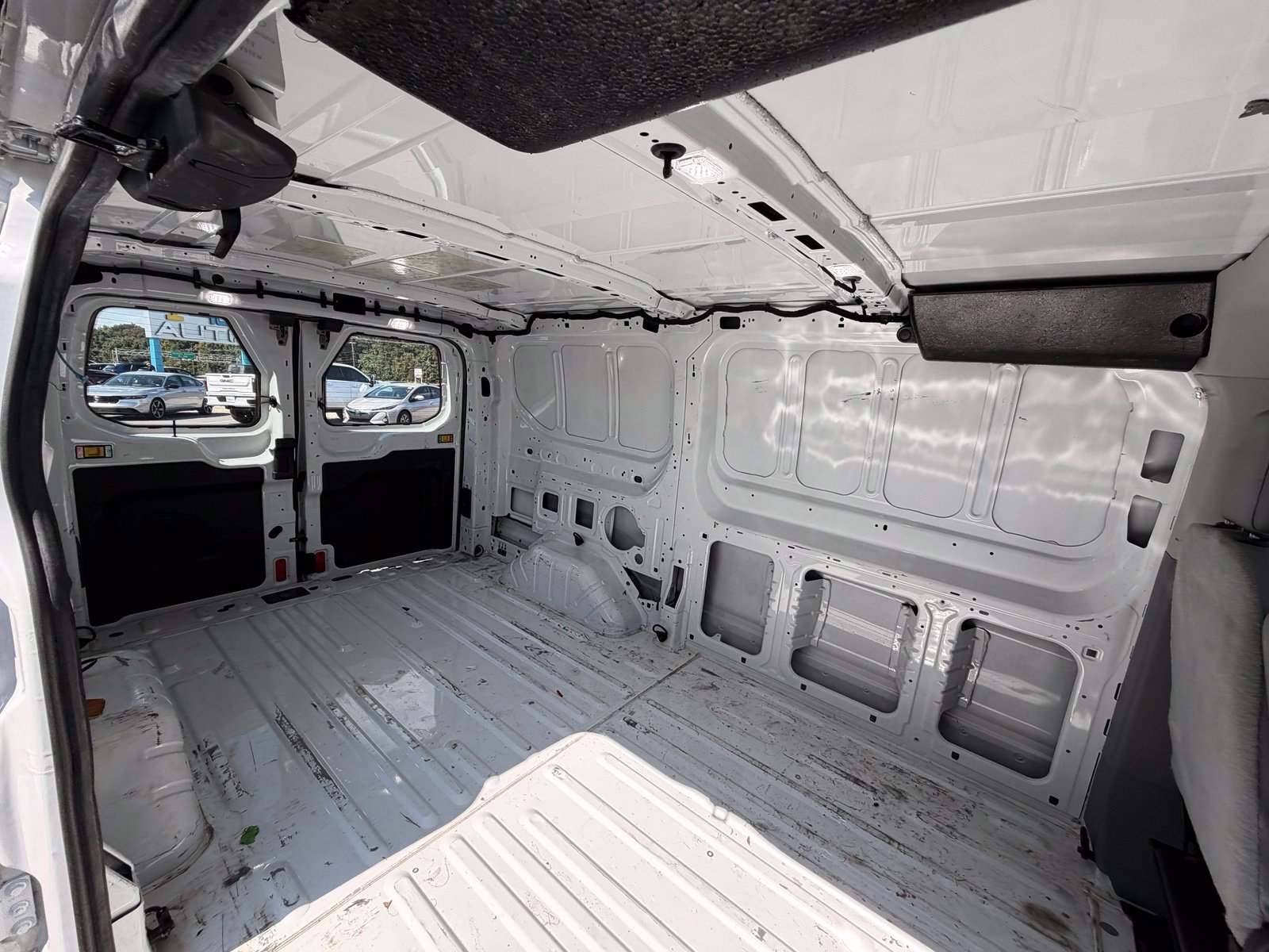 Used 2018 Ford Transit 150 130 Low Roof RWD image 19