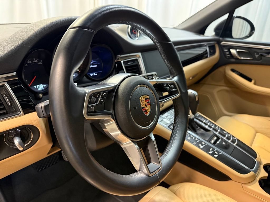 Certified 2017 Porsche Macan AWD/4WD image 8