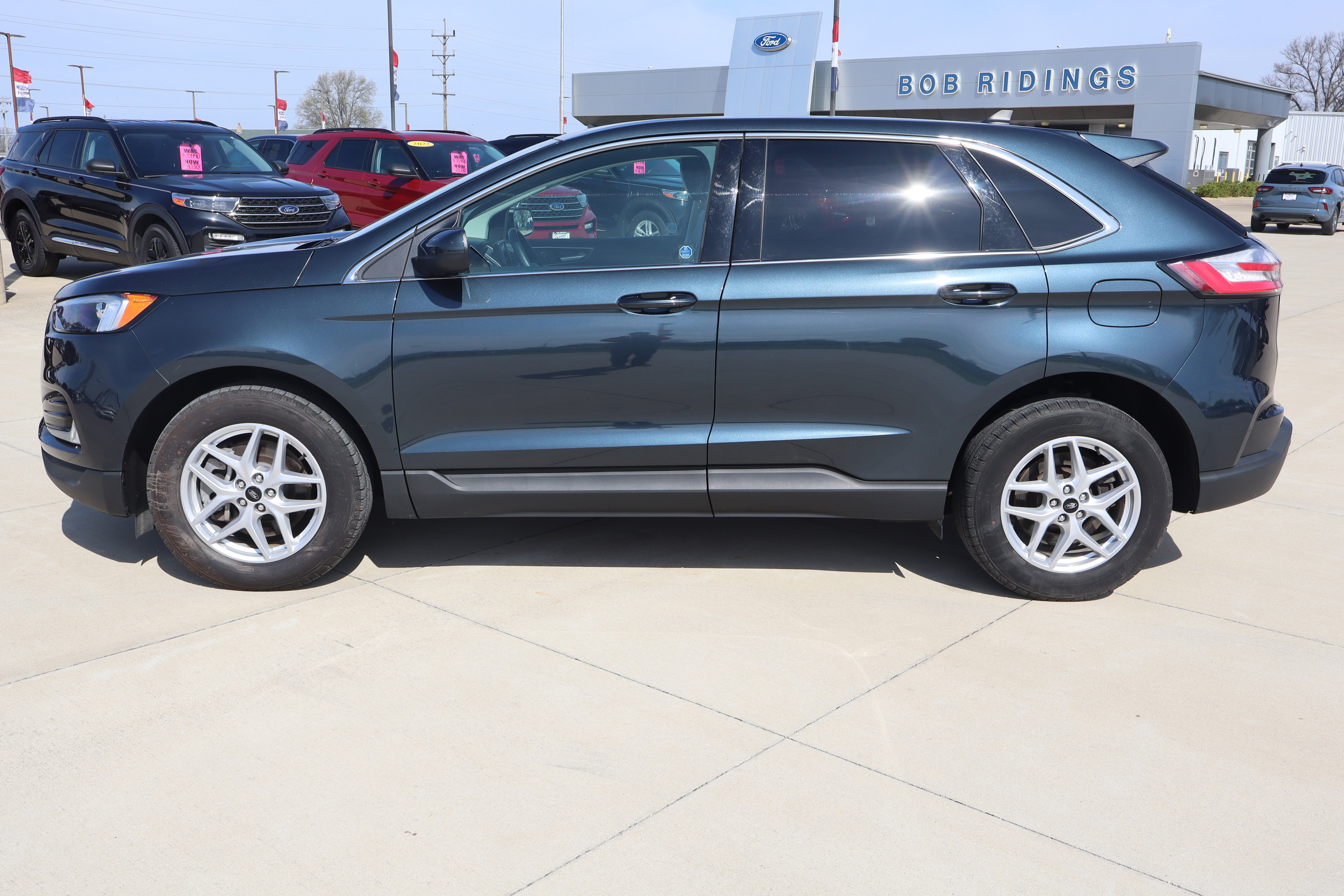 Used 2024 Ford Edge SEL w/ Convenience Package AWD/4WD image 9