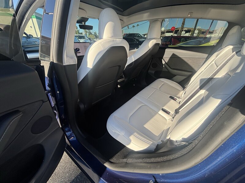 Used 2023 Tesla Model Y Performance AWD/4WD image 11