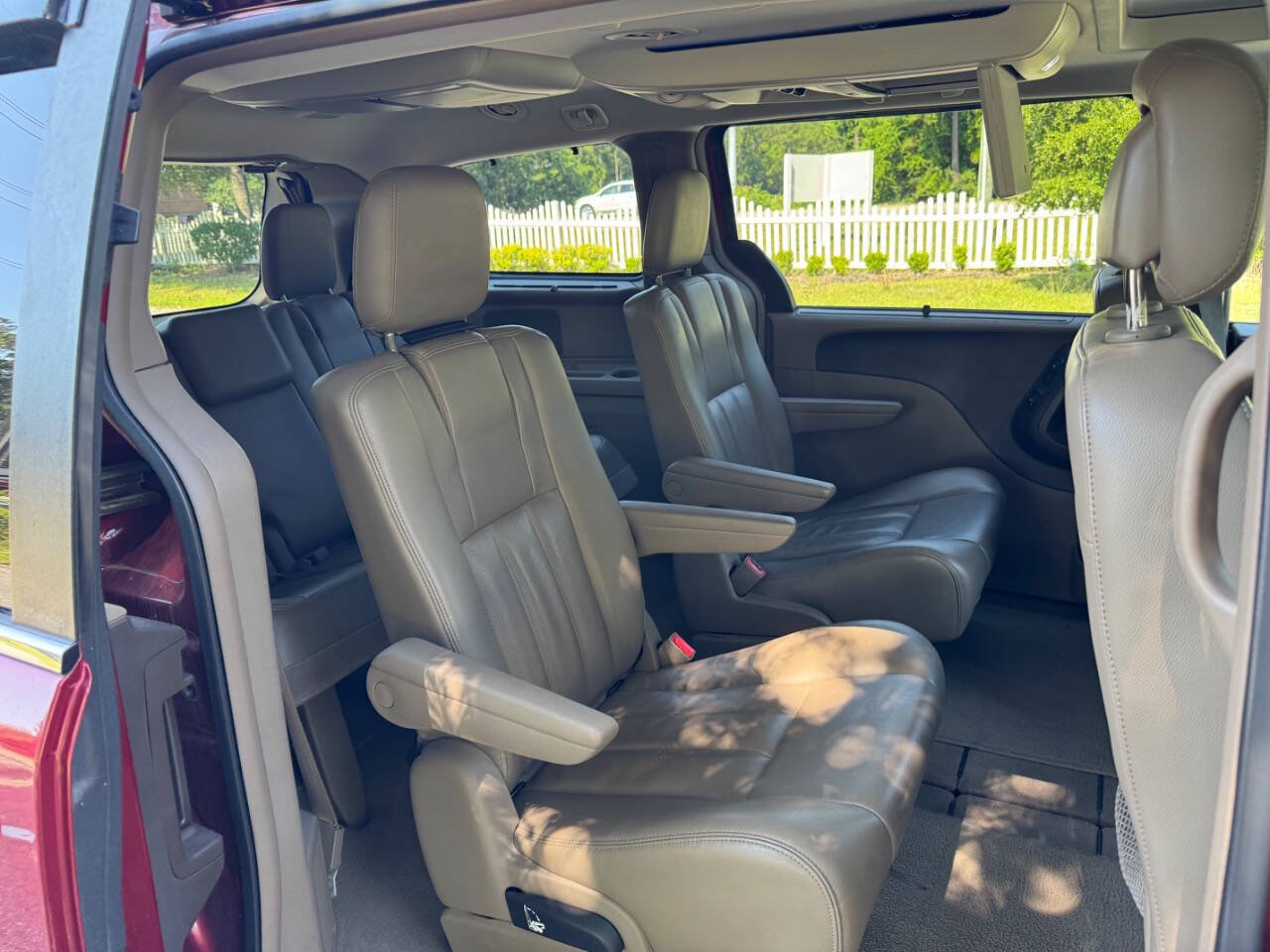 Used 2013 Chrysler Town & Country Touring-L w/ Entertainment Group #2 FWD image 43