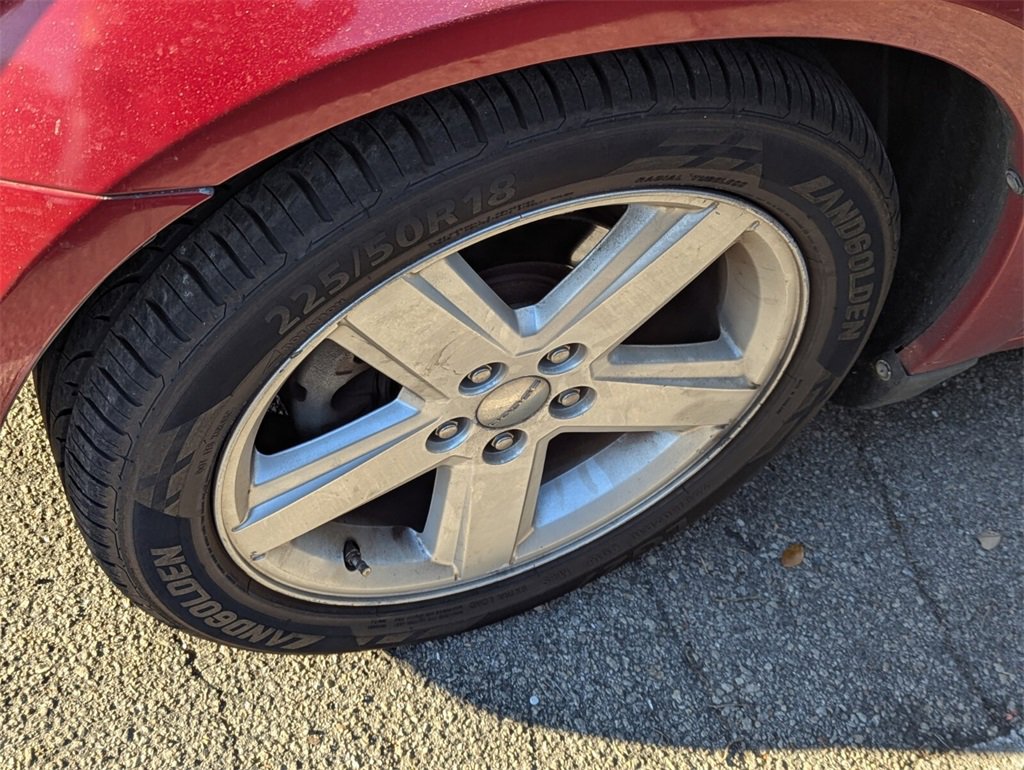 Used 2013 Dodge Avenger SE image 5