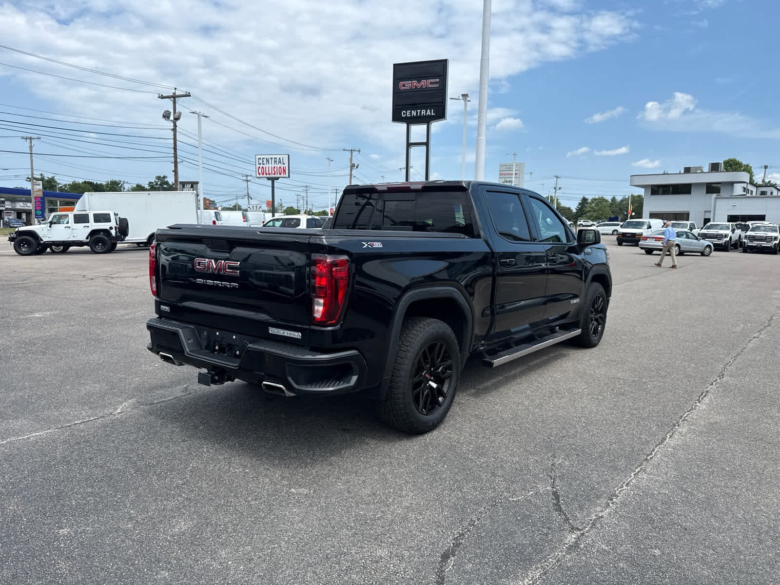 Used 2020 GMC Sierra 1500 Elevation w/ Elevation Value Package AWD/4WD image 5