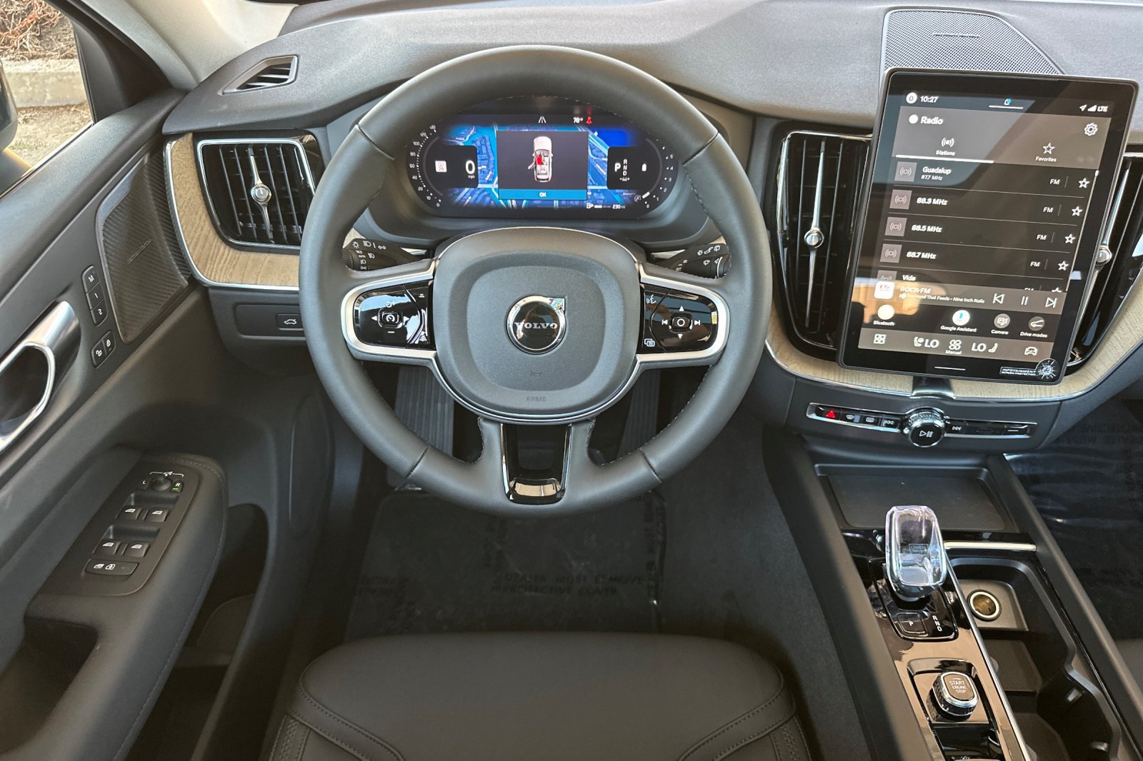 New 2026 Volvo XC60 B5 Plus w/ Climate Package AWD/4WD image 11