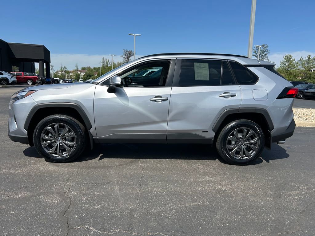 Used 2023 Toyota RAV4 XLE Premium AWD/4WD image 4