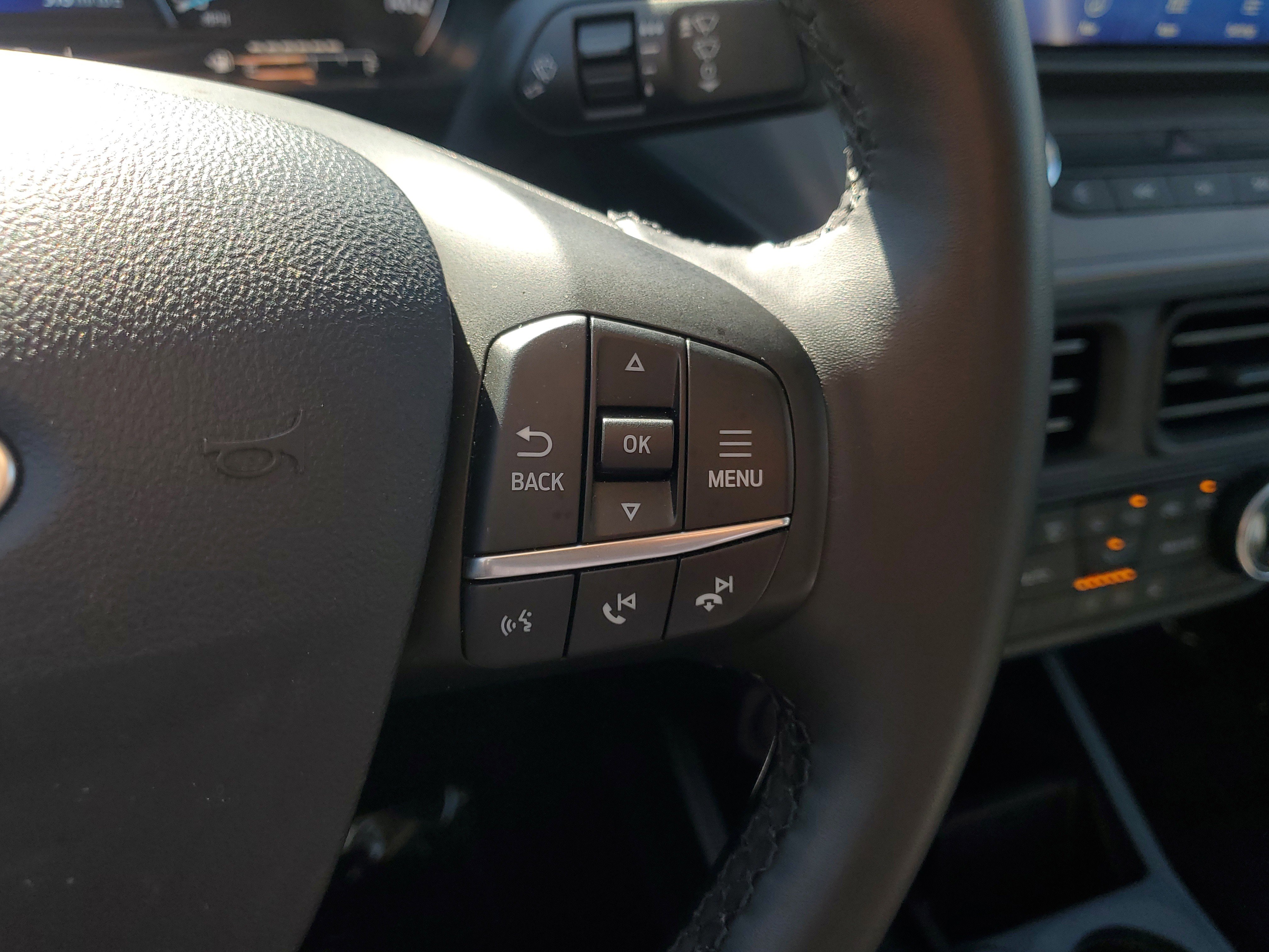 Certified 2024 Ford Maverick Lariat w/ Black Appearance Package image 23