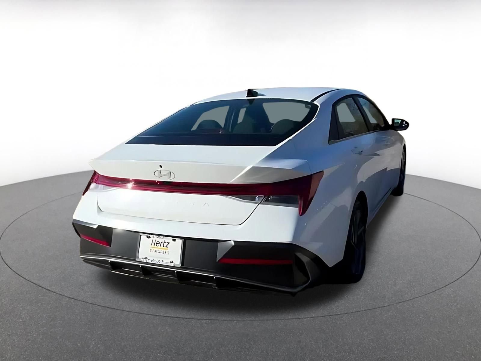 Used 2025 Hyundai Elantra SEL image 14