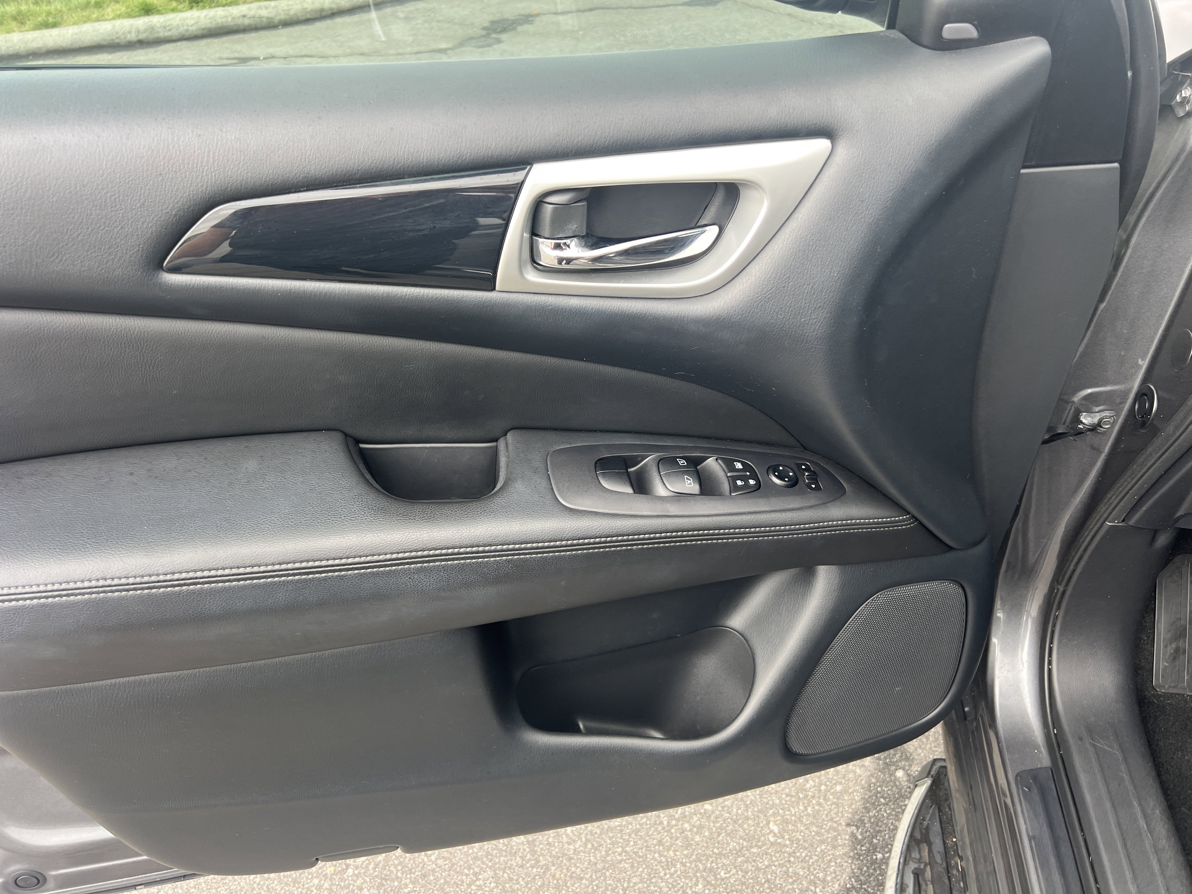 Certified 2019 Nissan Pathfinder SV FWD image 19