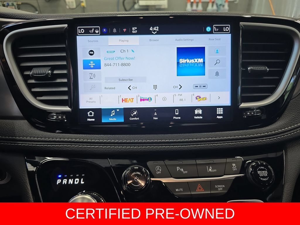 Used 2026 Chrysler Pacifica Select AWD/4WD image 23